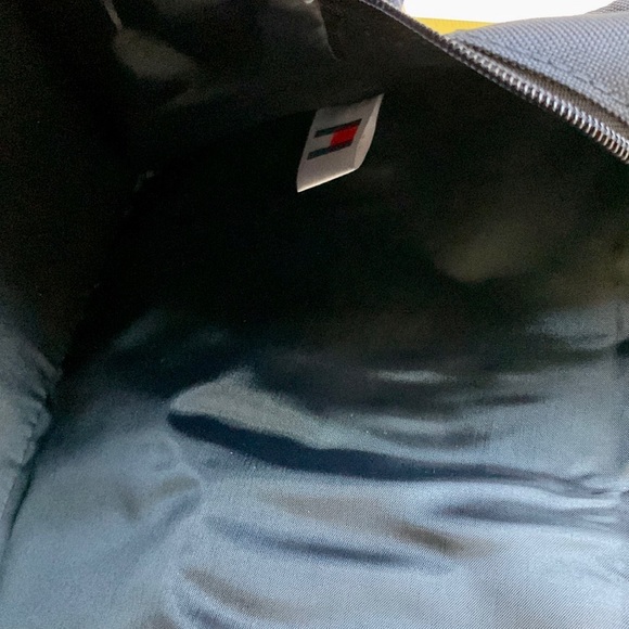 Tommy Hilfiger Travel Bag - Picture 9 of 9